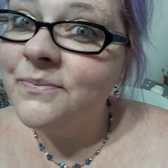 Crystal Glass and River Shell Necklace - Picture 4 of 8